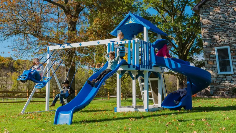 King Swings Starboard Escape Vinyl Adventure Playset 1