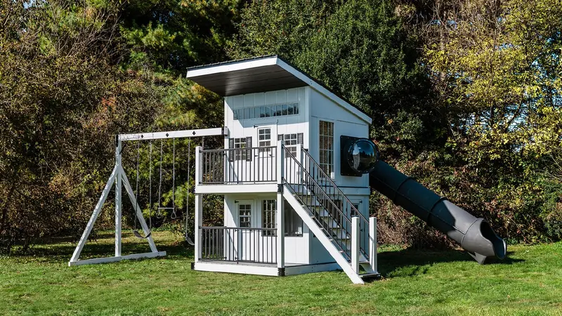 King Swings The Homestead – Rustic-Themed Outdoor Playhouse 1