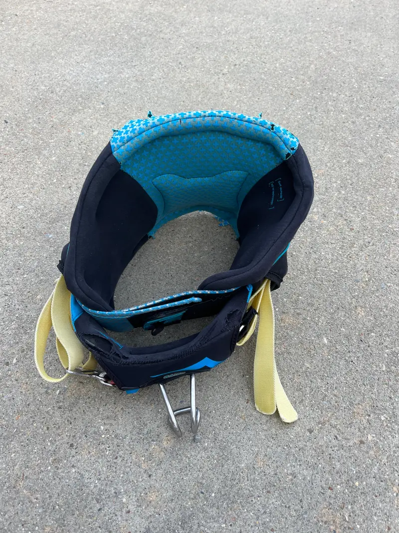 Lightly Worn 2017 Naish Boss Xxs Harness (Unit #1) 1