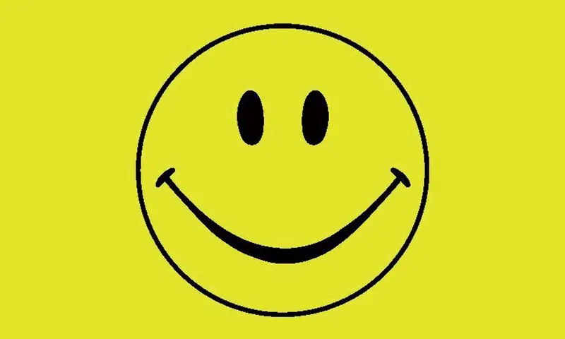 Smiley Face Decorative Flag – 5Ft X 3Ft Vibrant Outdoor Banner 1